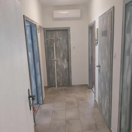 Brig 108 - Private Swimming Pool And Jacuzzi Apartmán *