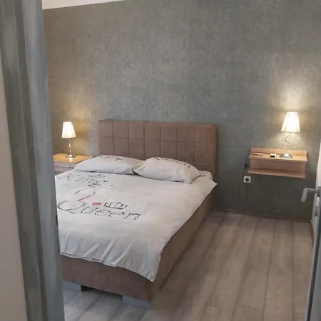 Apartmán Brig 108 - Private Swimming Pool And Jacuzzi