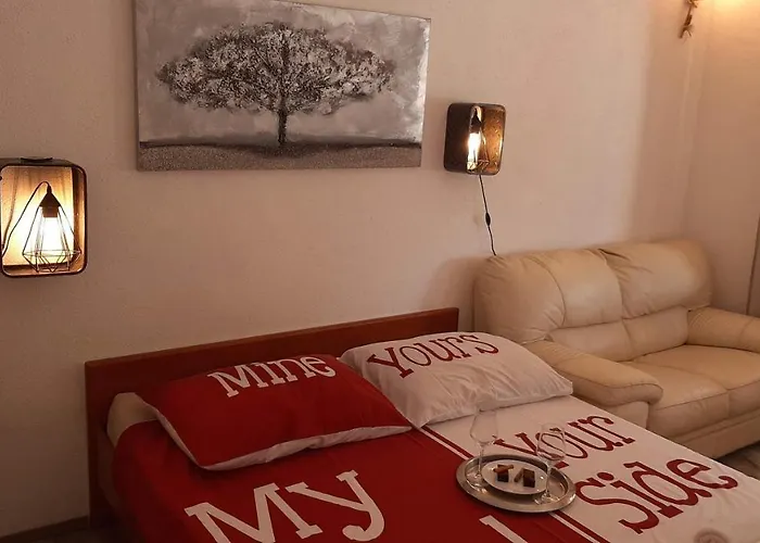 Brig 108 - Private Swimming Pool And Jacuzzi *