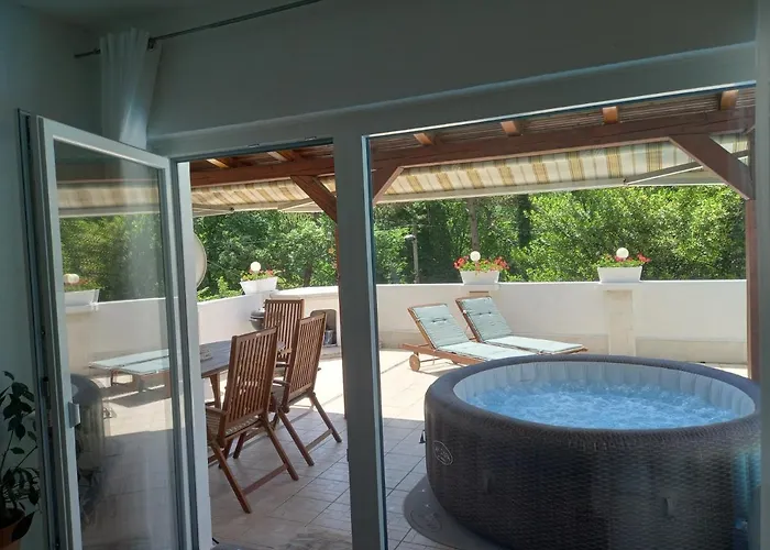Brig 108 - Private Swimming Pool And Jacuzzi * Rijeka