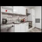 Brig 108 - Private Swimming Pool And Jacuzzi 公寓 *