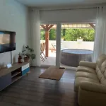 Brig 108 - Private Swimming Pool And Jacuzzi 公寓 里耶卡