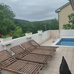 Brig 108 - Private Swimming Pool And Jacuzzi 里耶卡