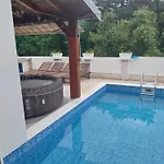 Brig 108 - Private Swimming Pool And Jacuzzi Apartman Fiume