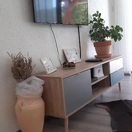 Brig 108 - Private Swimming Pool And Jacuzzi Apartman *
