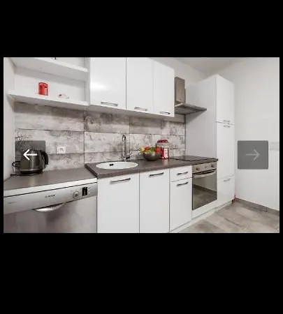 Brig 108 - Private Swimming Pool And Jacuzzi Apartman *