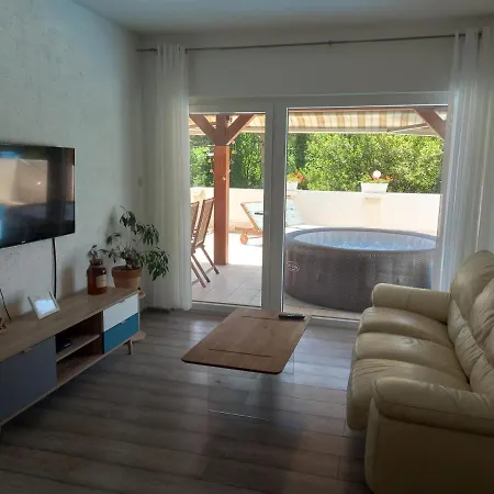 Brig 108 - Private Swimming Pool And Jacuzzi Apartment Rijeka