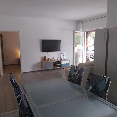 Brig 108 - Private Swimming Pool And Jacuzzi Apartment Rijeka