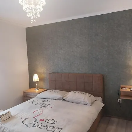 Brig 108 - Private Swimming Pool And Jacuzzi Apartment