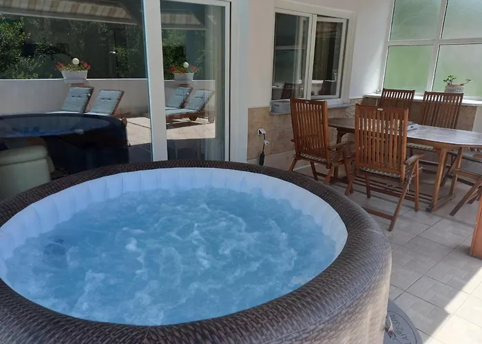 Brig 108 - Private Swimming Pool And Jacuzzi דירה *