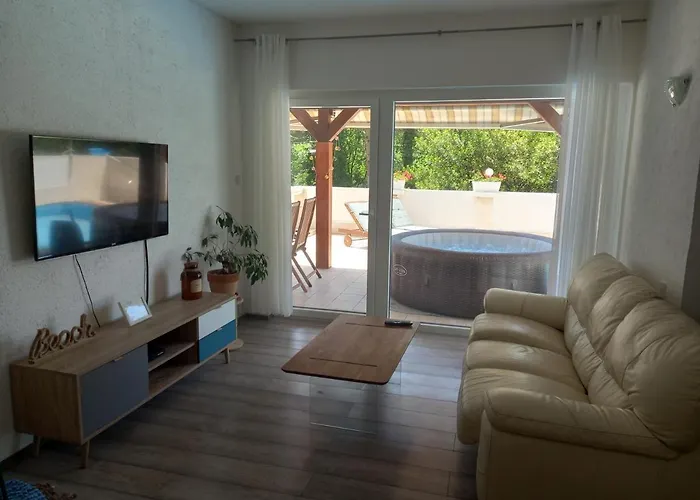 Brig 108 - Private Swimming Pool And Jacuzzi Apartment Rijeka